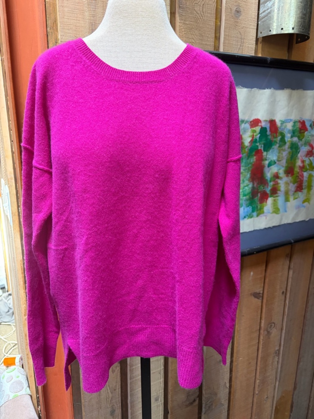 Gorgeous Fuchsia/ pink cashmere crewneck pullover sweater!